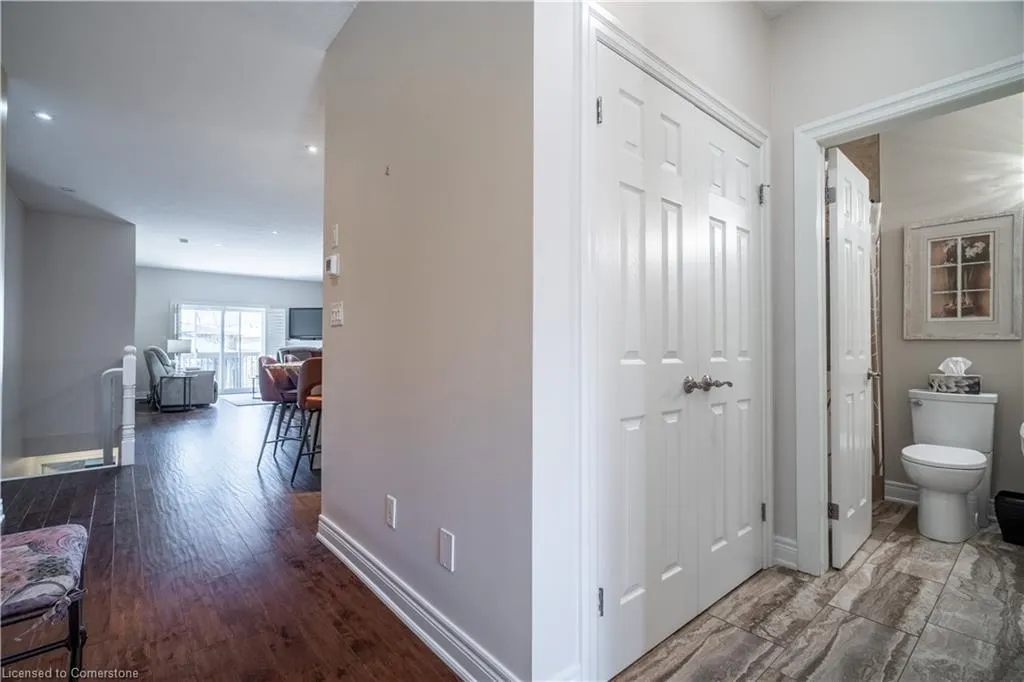 10 Greenbrook Drive, #10