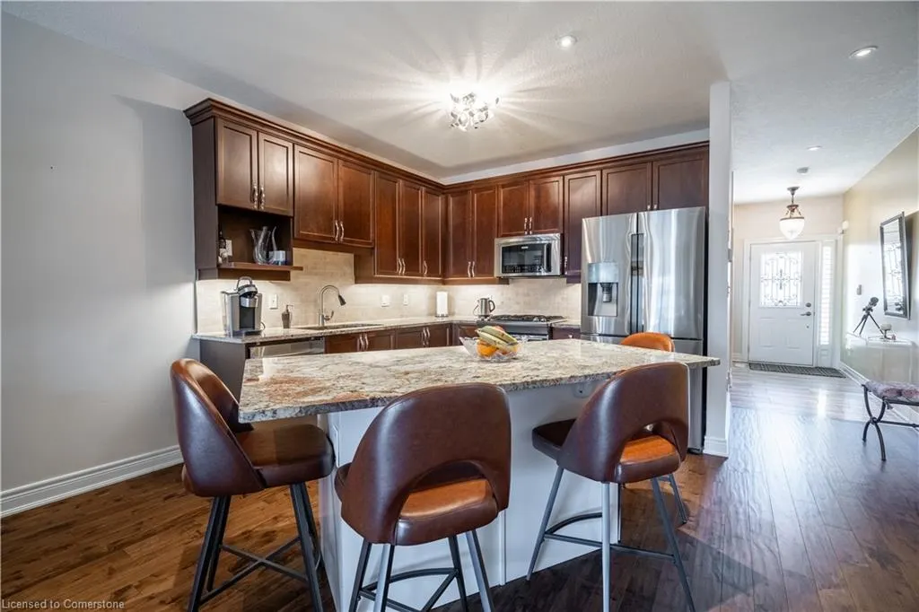 10 Greenbrook Drive, #10