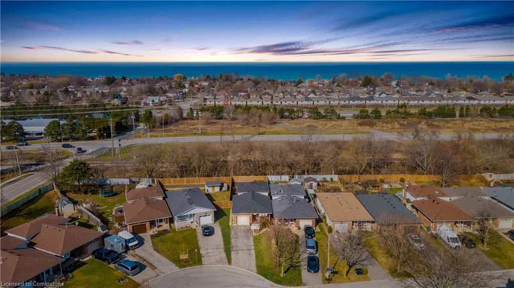84 Sandra Crescent