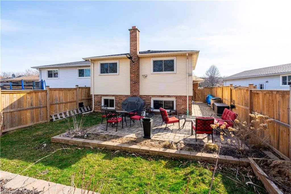 84 Sandra Crescent
