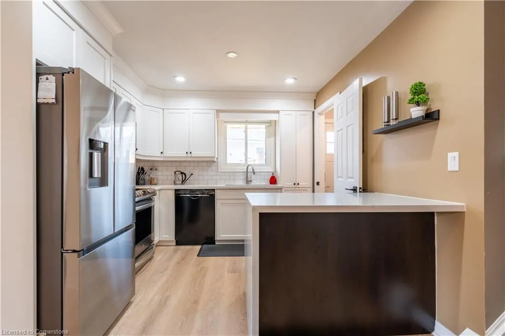 84 Sandra Crescent