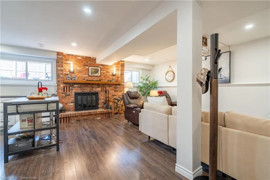 84 Sandra Crescent