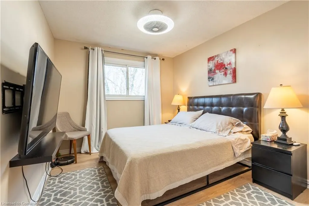 84 Sandra Crescent