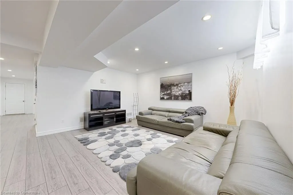 3205 Rolling Stone Court