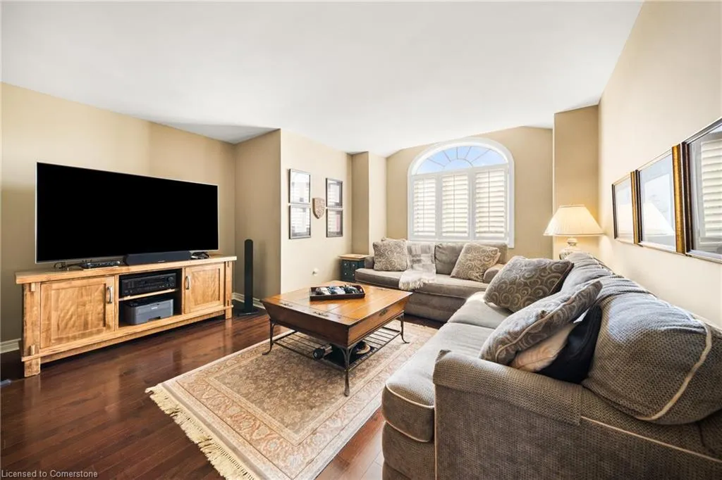 4165 Stonebridge Crescent