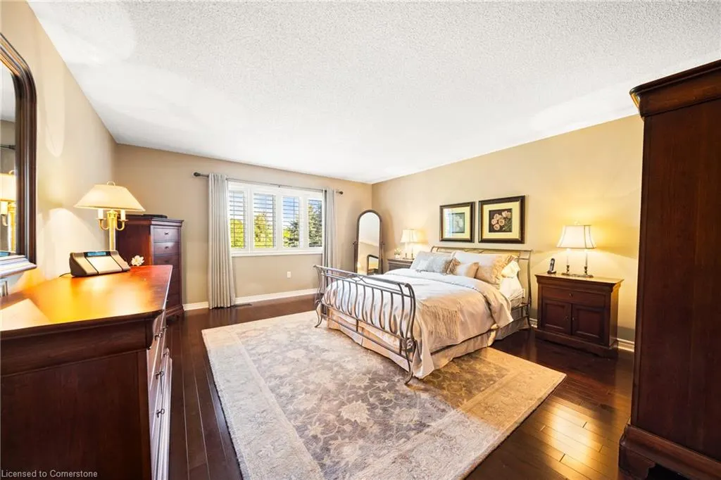 4165 Stonebridge Crescent
