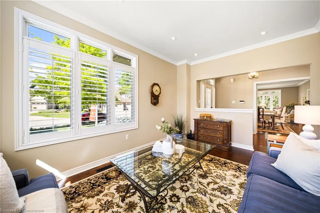 4165 Stonebridge Crescent