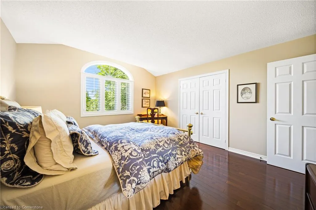 4165 Stonebridge Crescent
