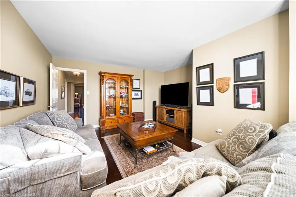 4165 Stonebridge Crescent