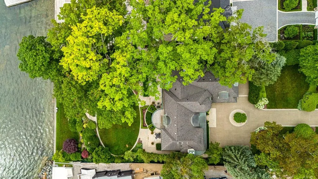 6 Ennisclare Drive