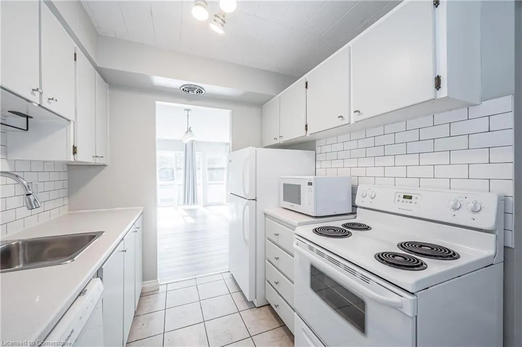105 Conroy Crescent, #102