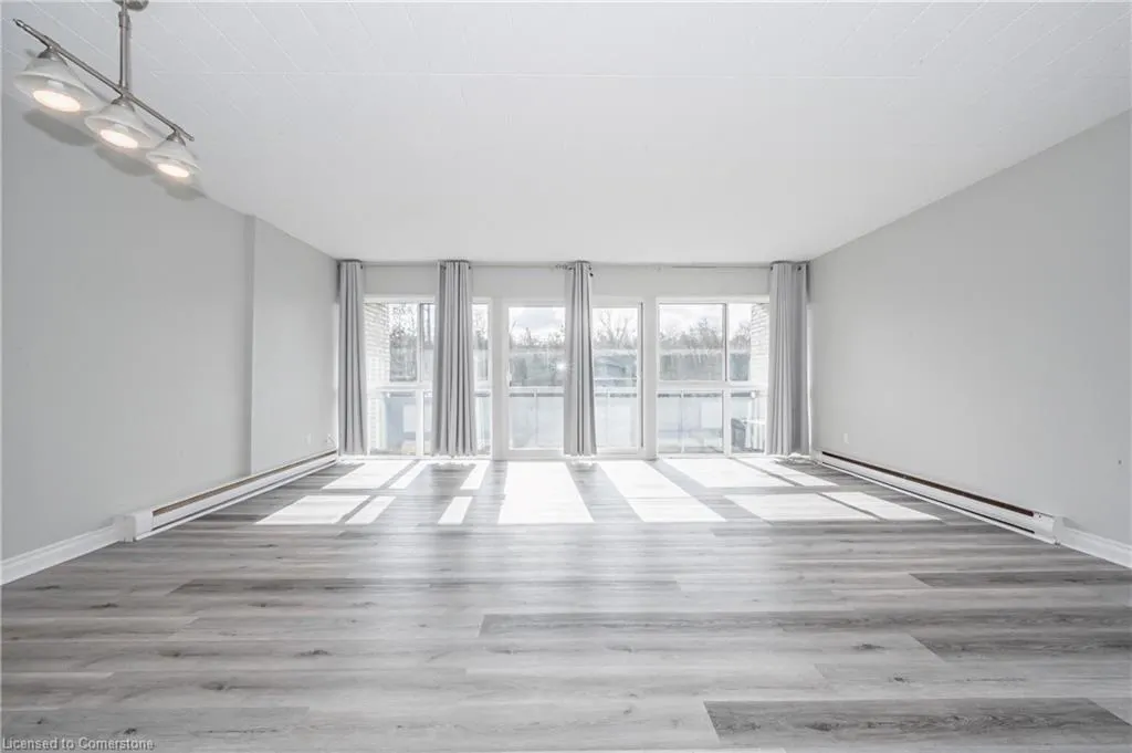 105 Conroy Crescent, #102