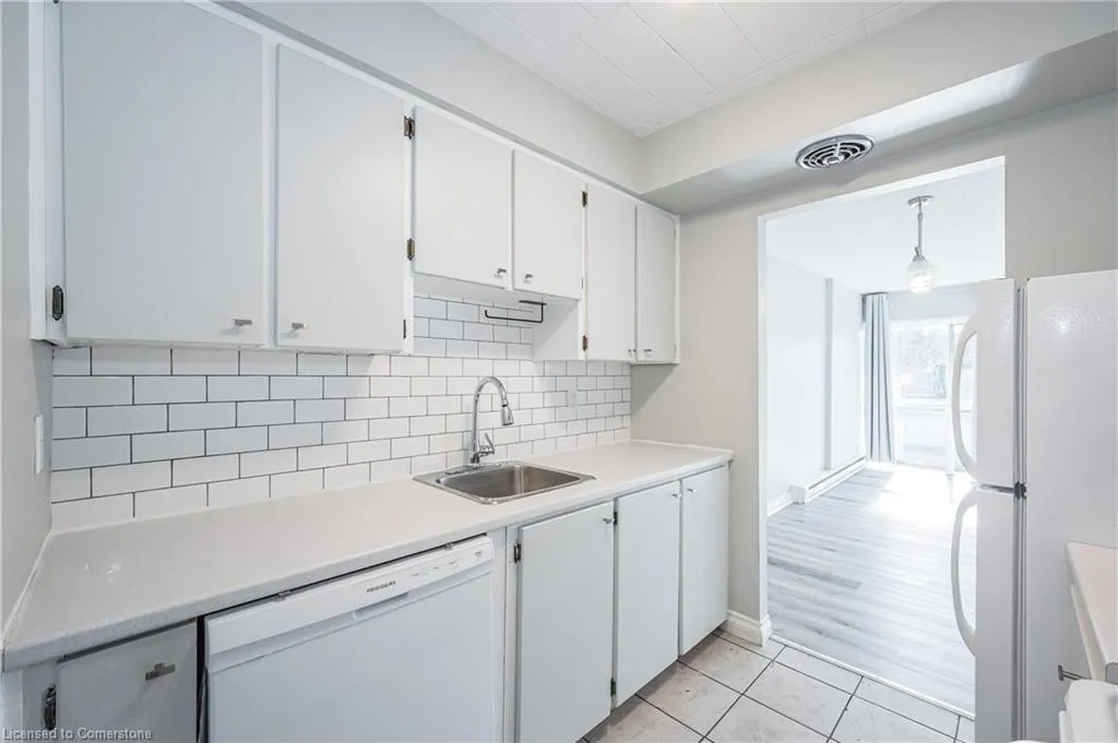 105 Conroy Crescent, #102