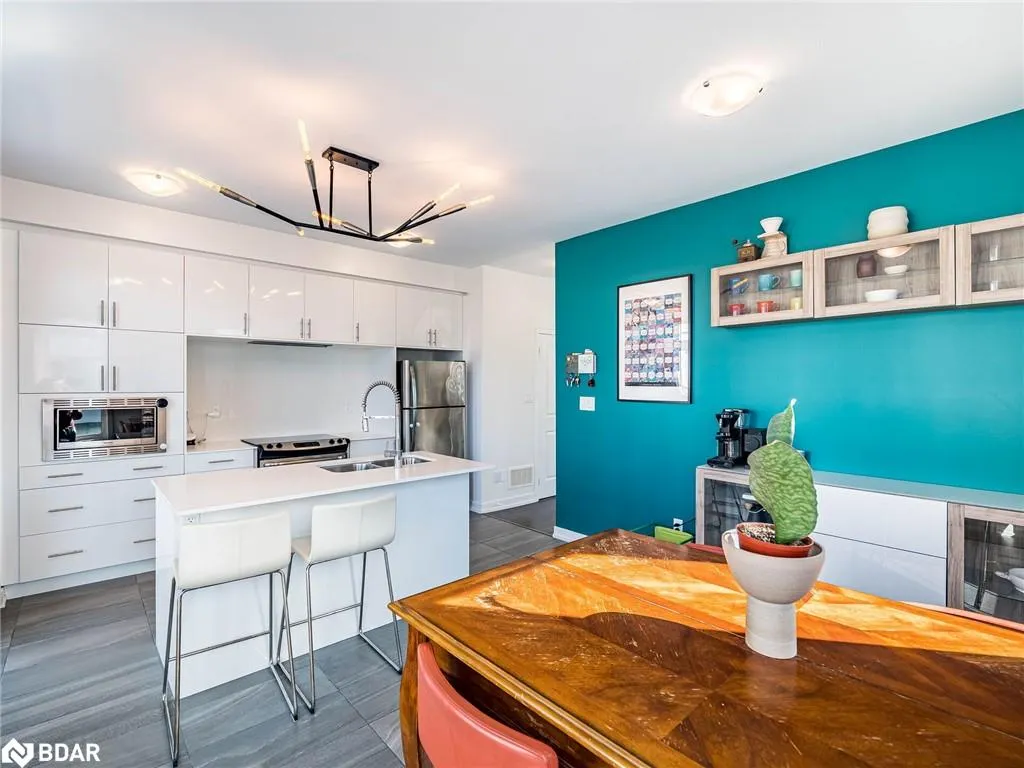 3128 Mintwood Circle