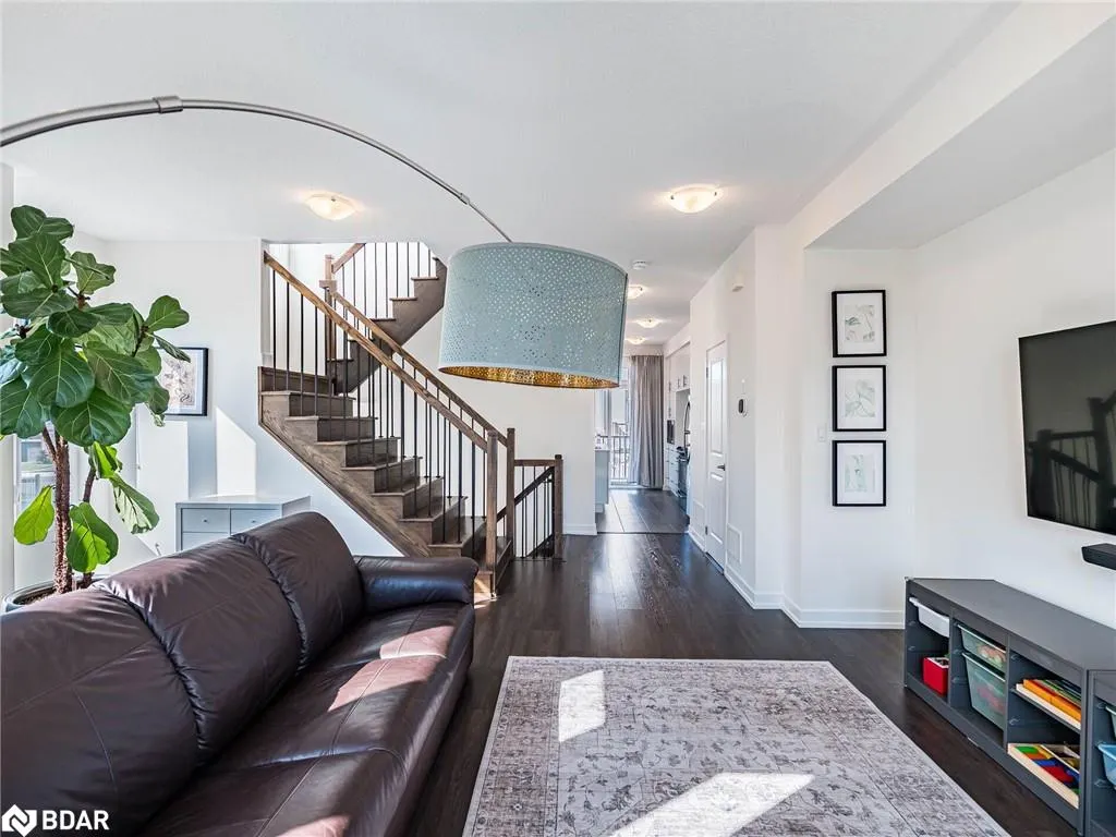 3128 Mintwood Circle