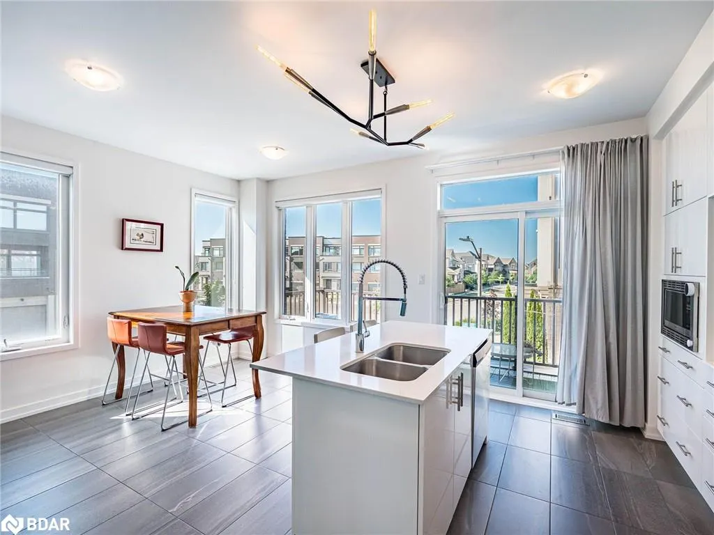 3128 Mintwood Circle