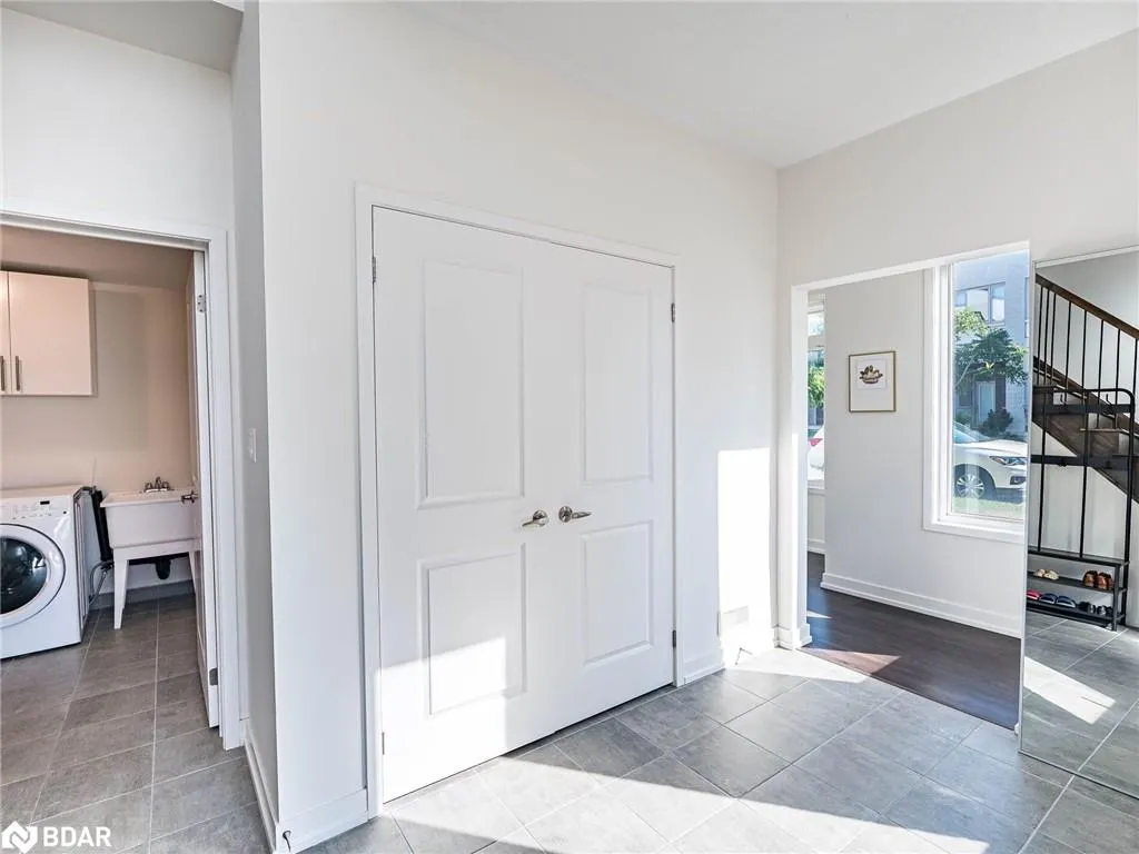 3128 Mintwood Circle