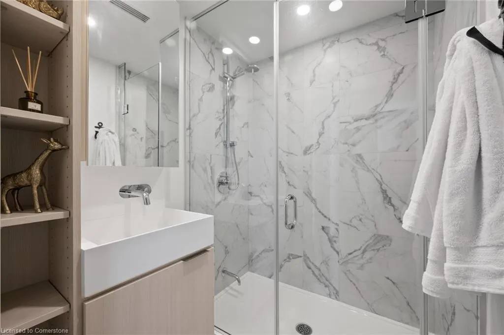 370 Martha Street, #602