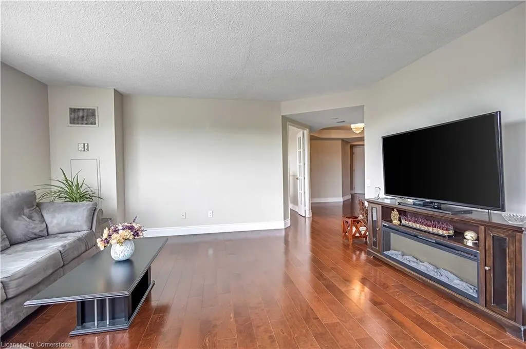 1800 The Collegeway Way, #704