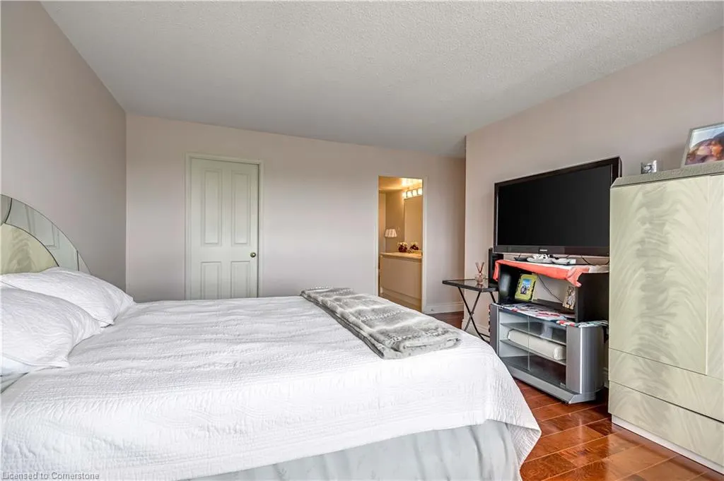 1800 The Collegeway Way, #704
