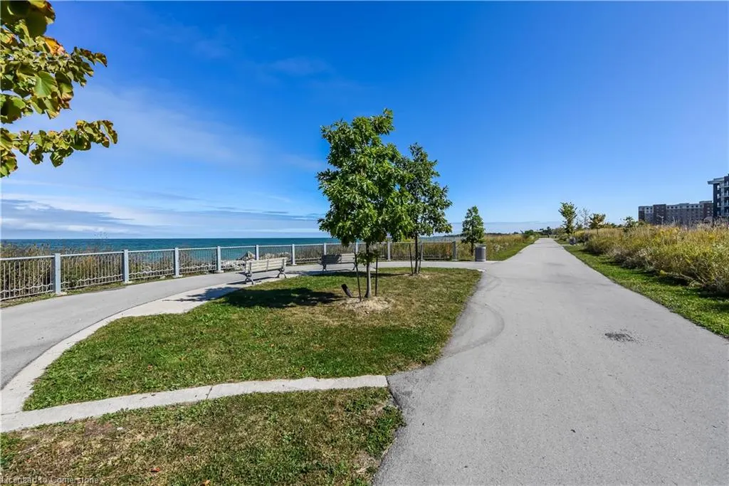 125 Shoreview Place, #103
