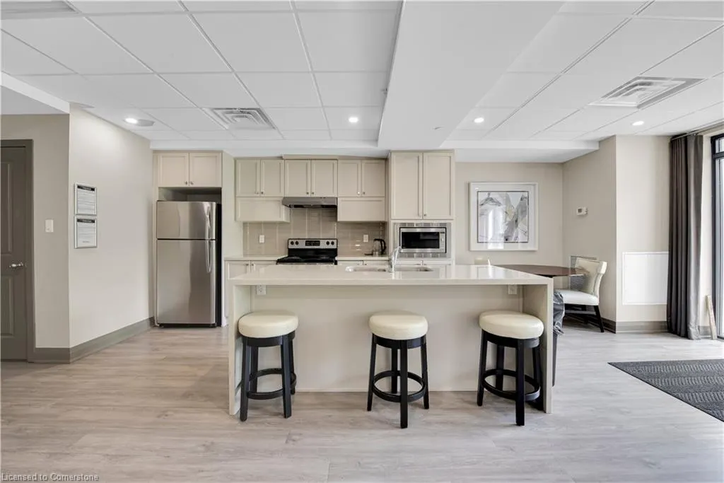 125 Shoreview Place, #103
