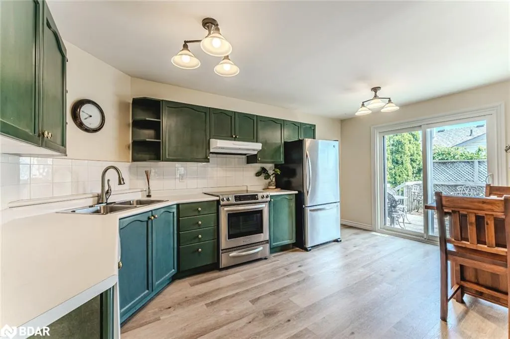 4 Mapleton Avenue