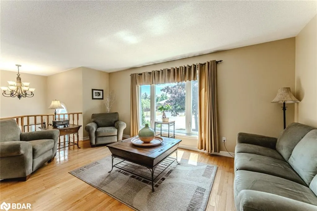 4 Mapleton Avenue