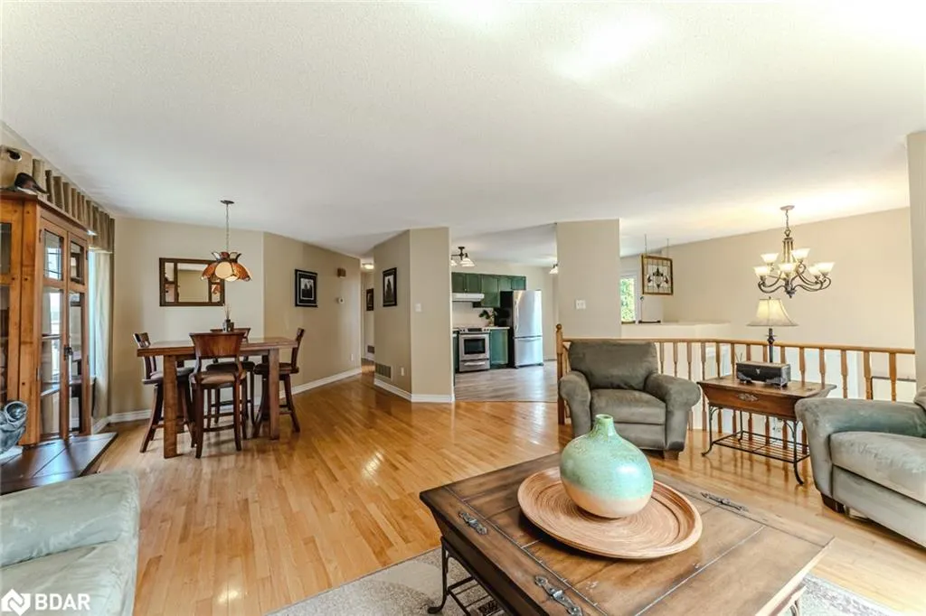 4 Mapleton Avenue