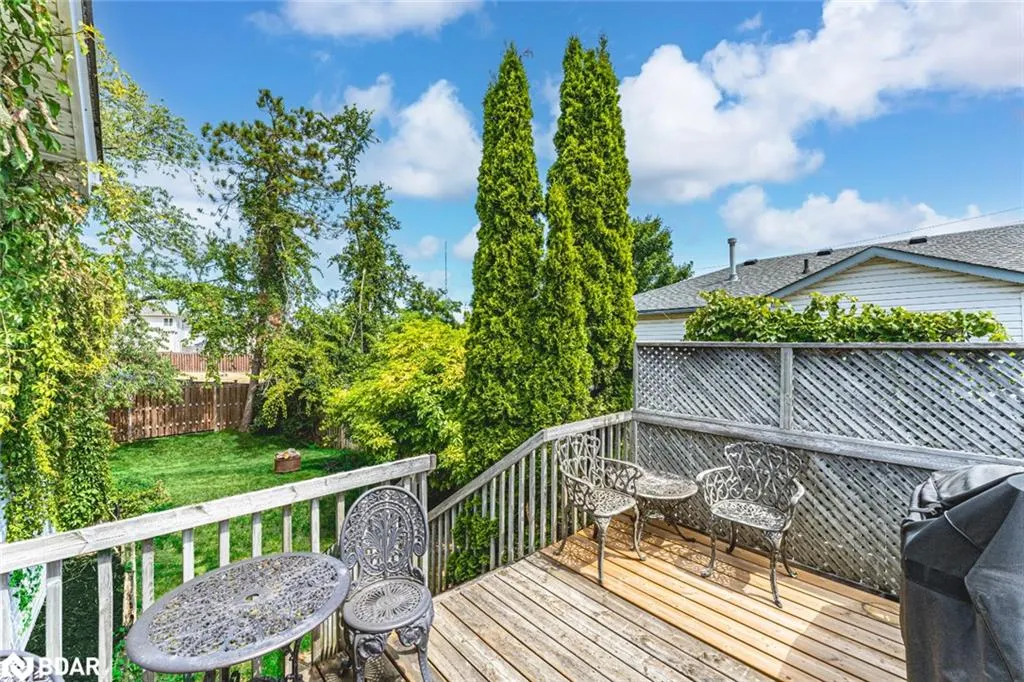 4 Mapleton Avenue
