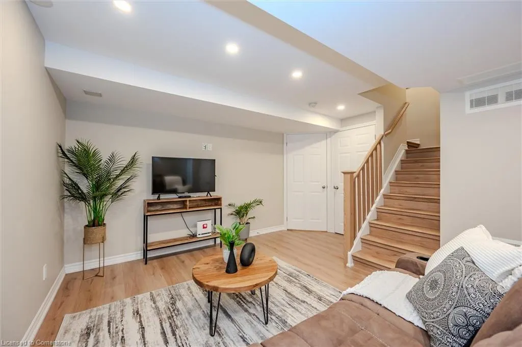 361 Arkell Road, #4