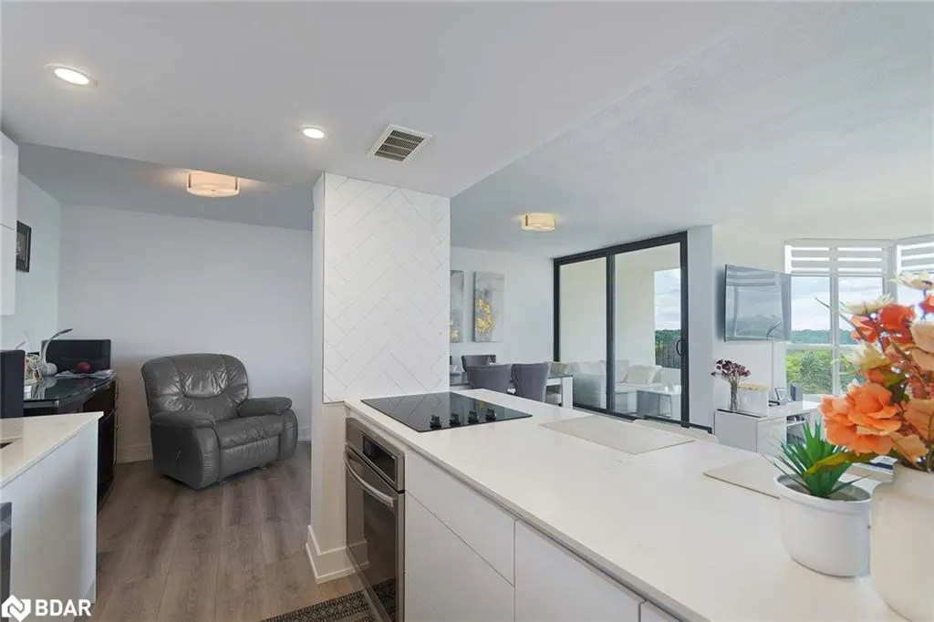 1333 Bloor Street, #805