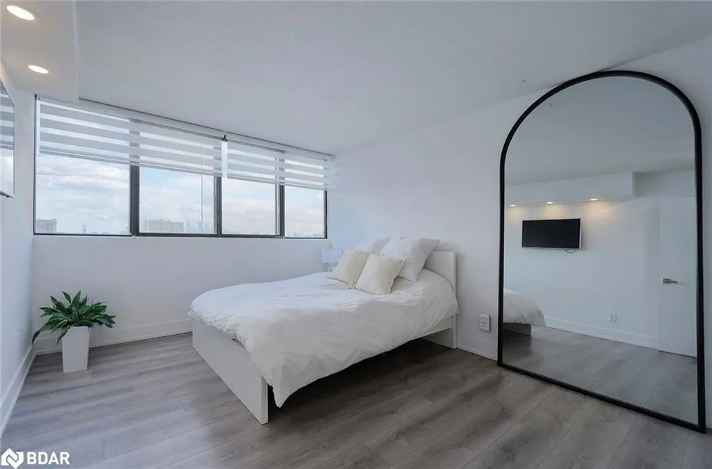 1333 Bloor Street, #805