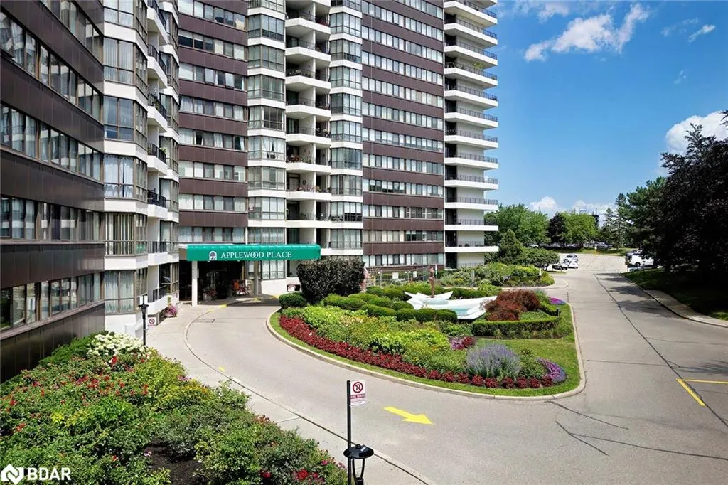 1333 Bloor Street, #805