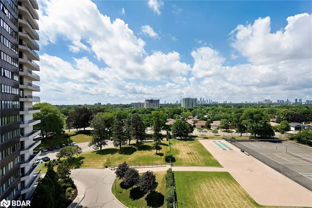 1333 Bloor Street, #805