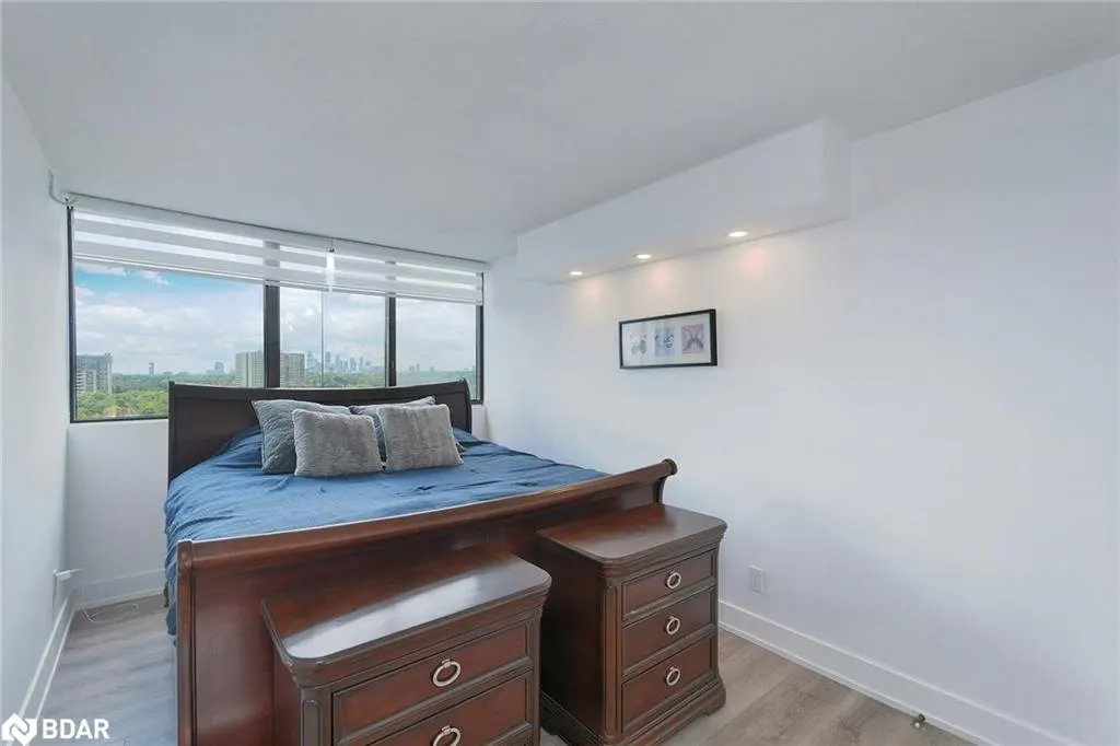 1333 Bloor Street, #805