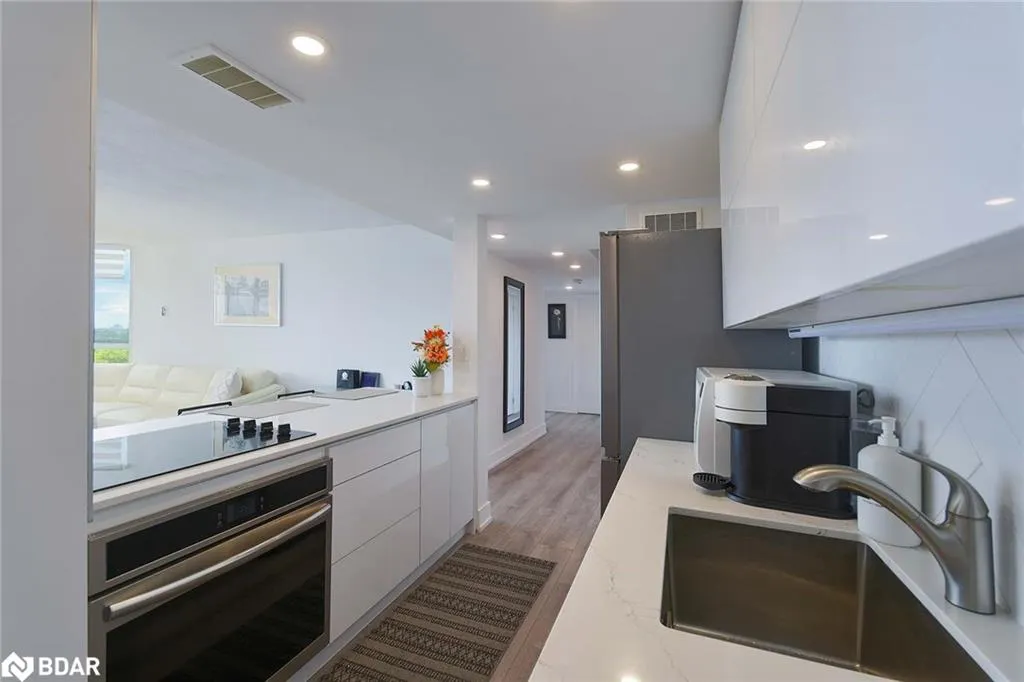 1333 Bloor Street, #805