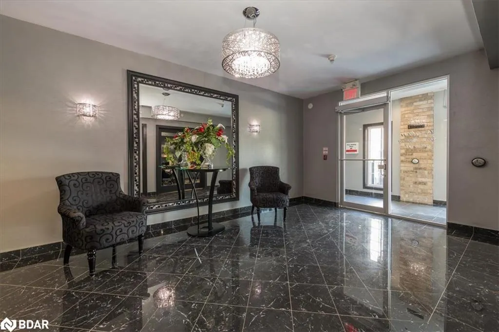 41 Ferndale Drive S, #102