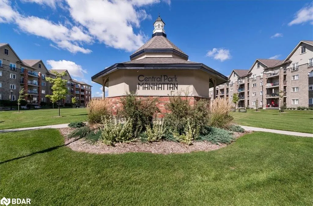 41 Ferndale Drive S, #102