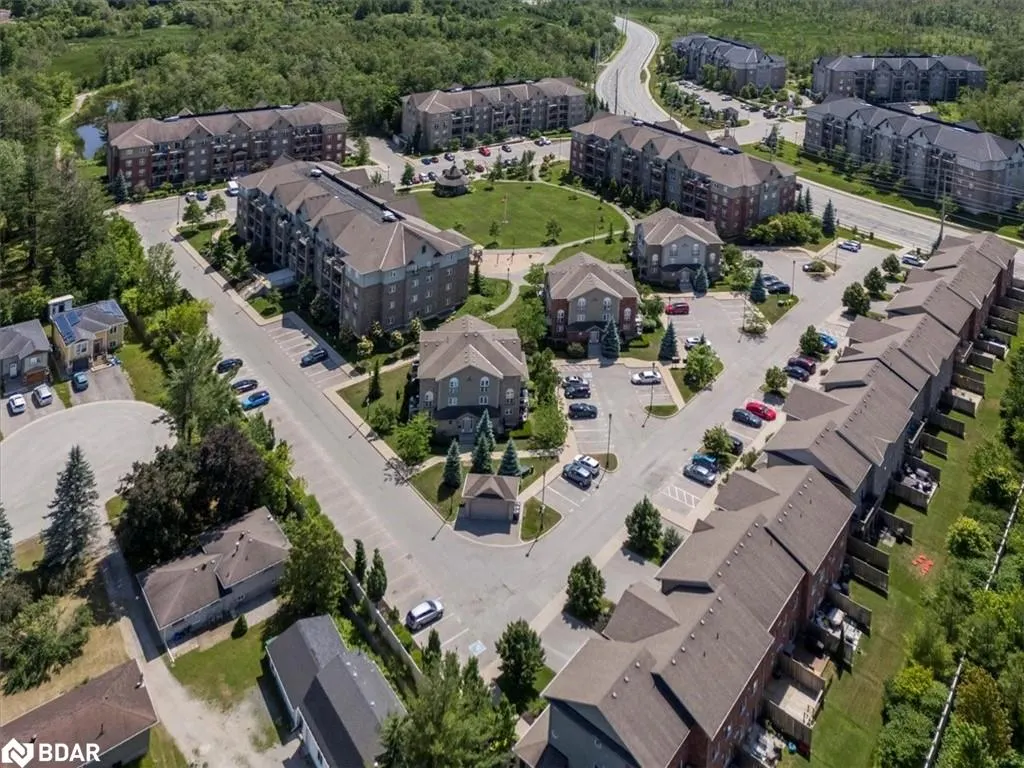 41 Ferndale Drive S, #102