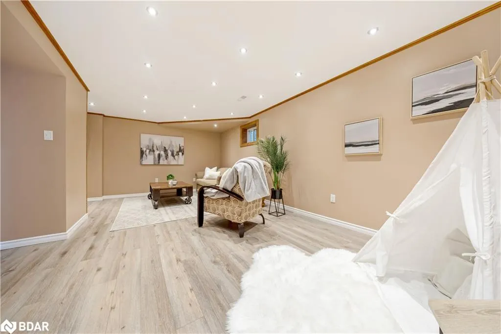 3104 Autumn Hill Crescent