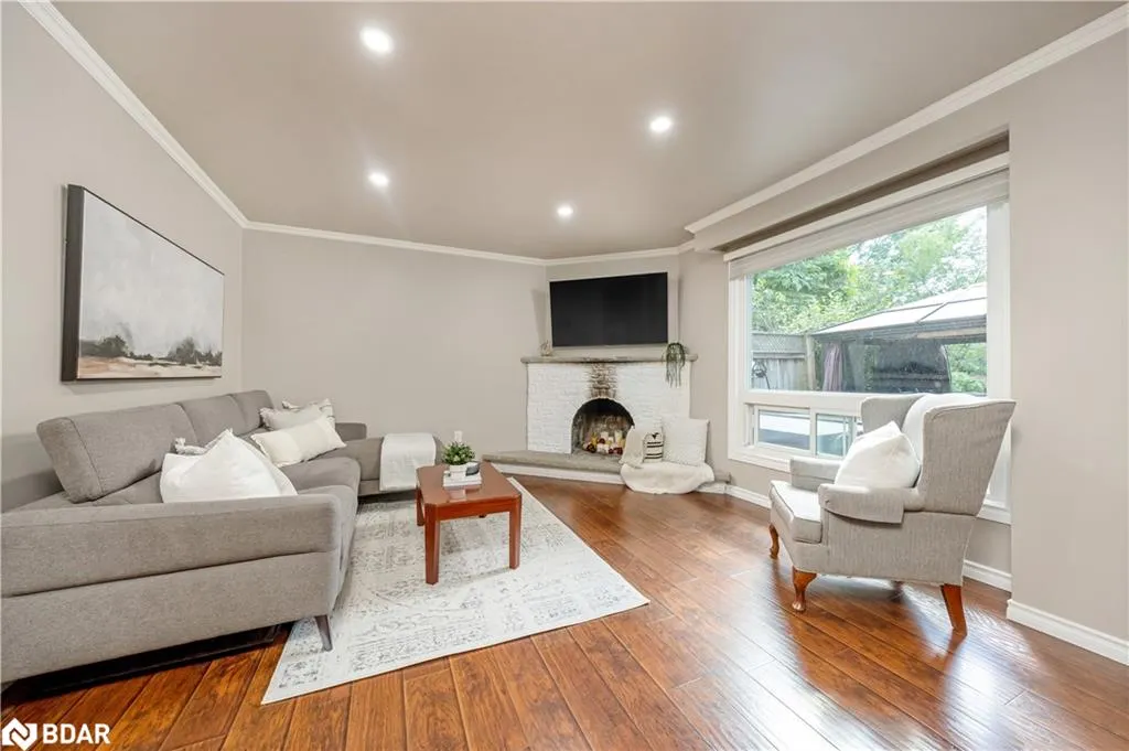 3104 Autumn Hill Crescent