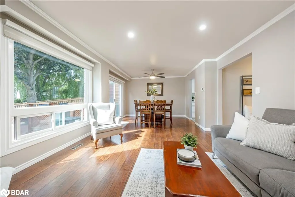 3104 Autumn Hill Crescent