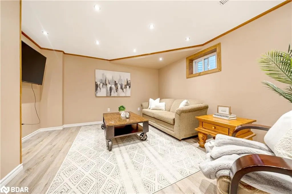 3104 Autumn Hill Crescent