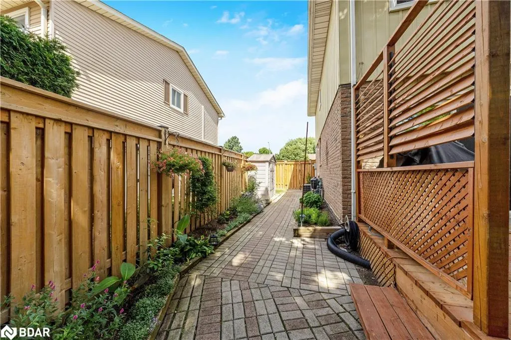 3104 Autumn Hill Crescent