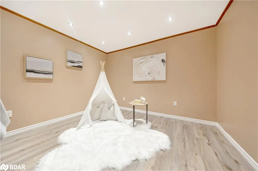 3104 Autumn Hill Crescent