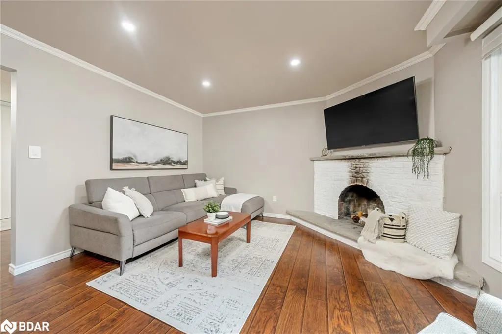 3104 Autumn Hill Crescent