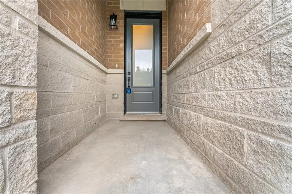 8 Lois Torrance Trail
