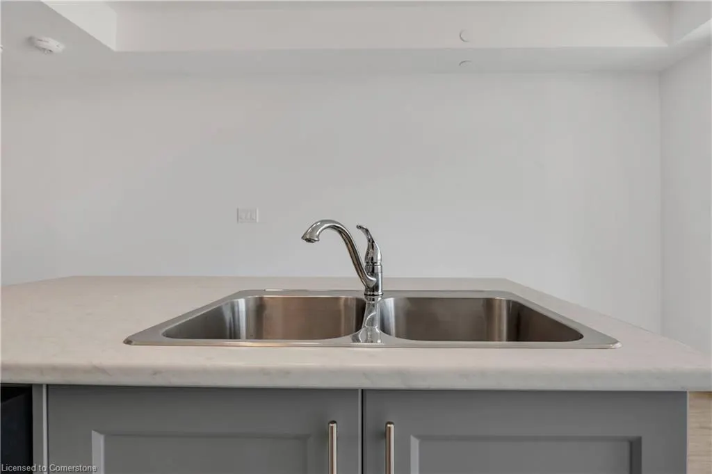 450 Dundas Street, #319