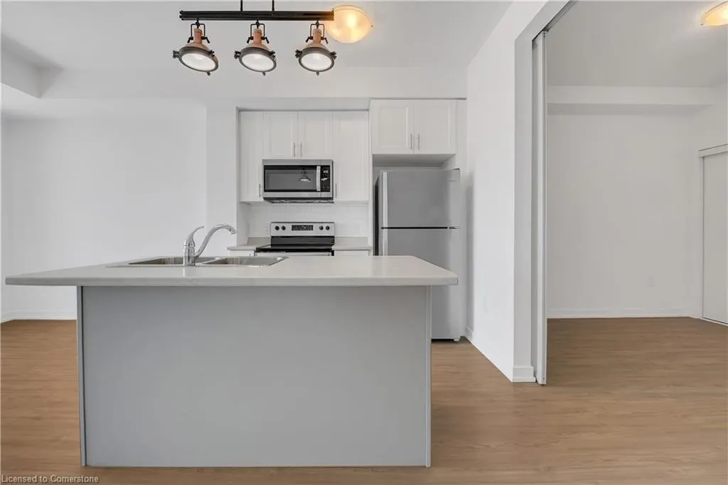 450 Dundas Street, #319